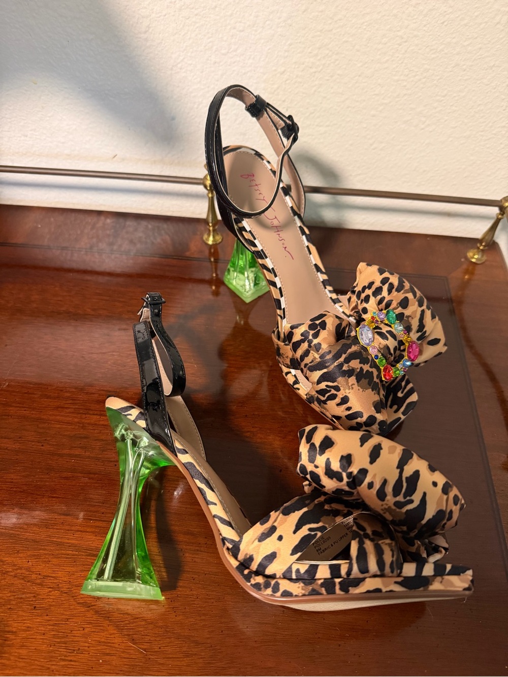 Betsey Johnson Pollie Leopard Bow Gem ๐ Sparkle Ankle-Strap Green Heels Funky - Picture 2 of 9